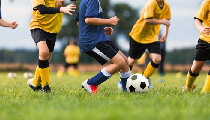 Bật mí cách đá bóng hay giúp chinh phục sân cỏ nhanh nhất Kỹ thuật bắt bóng