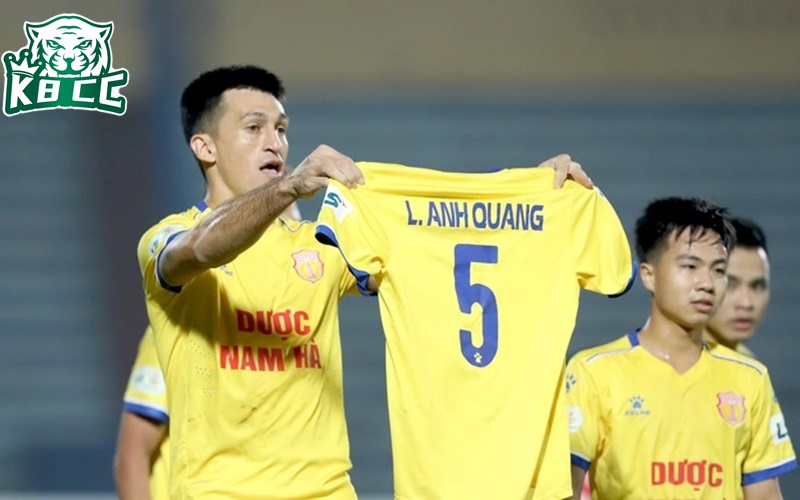 Cò bóng đá là những người trung gian kết nối người chơi với các nhà cái