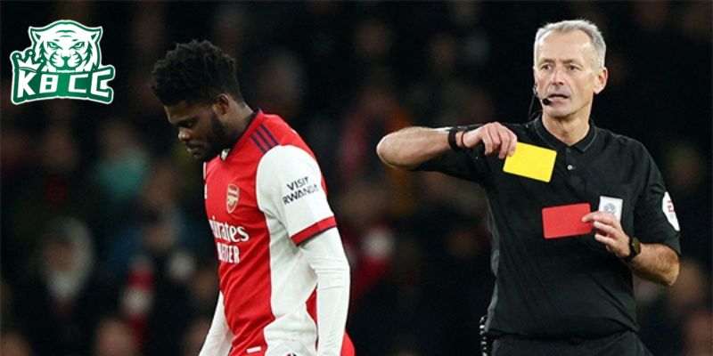 Nhận thẻ vàng, thẻ đỏ ảnh hưởng trực tiếp đến cầu thủ và đội bóng