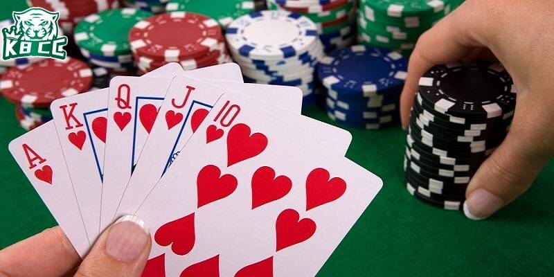 Kỹ năng đọc lối chơi đối thủ khi đánh mậu binh rất quan trọng